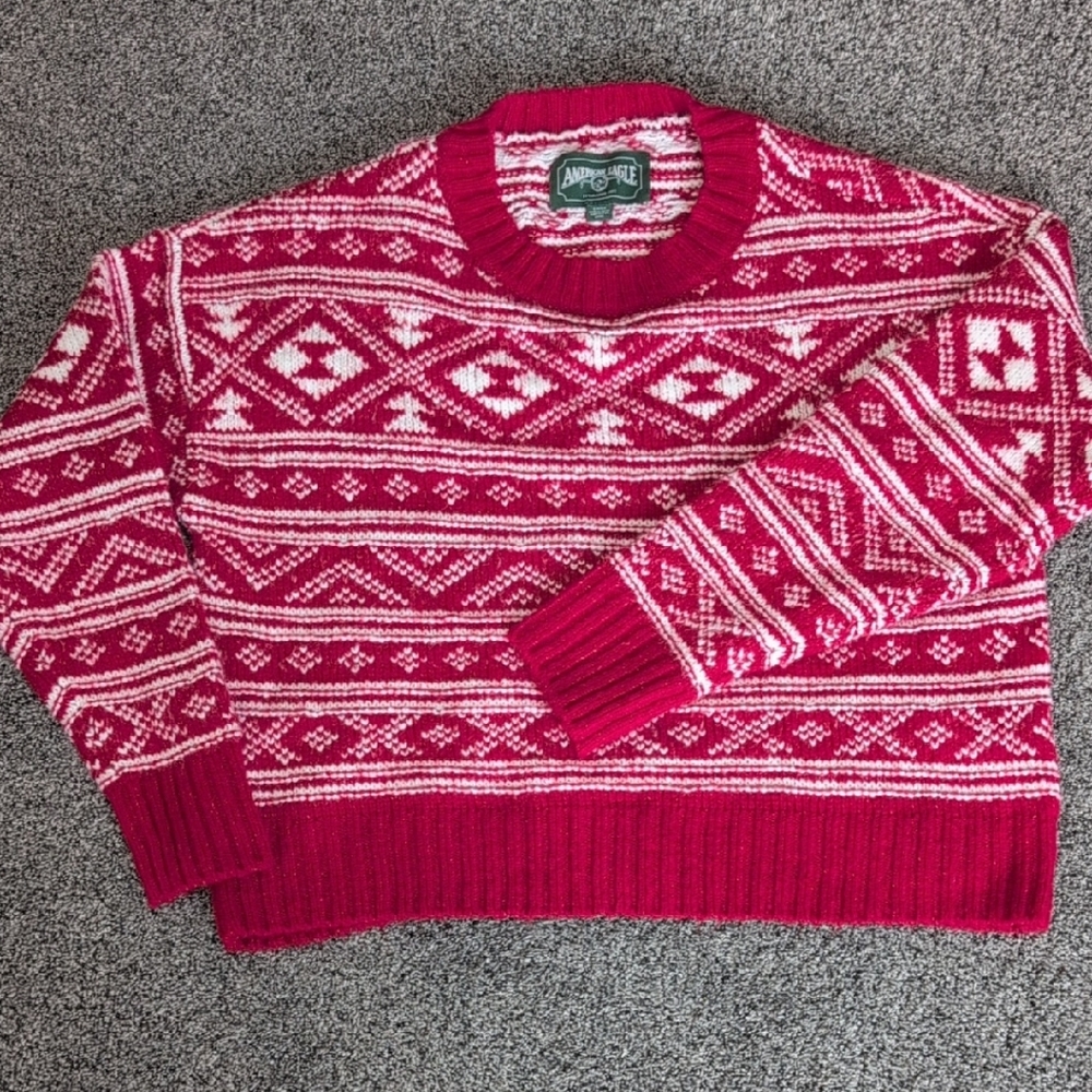 American Eagle Women's Red and White Holiday Sweater Size S